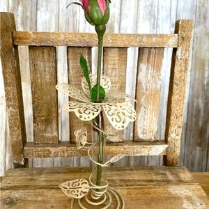 Vtg. THT Shabby Chic/French Country Metal Spiral Floral Vase W Rose NEW!